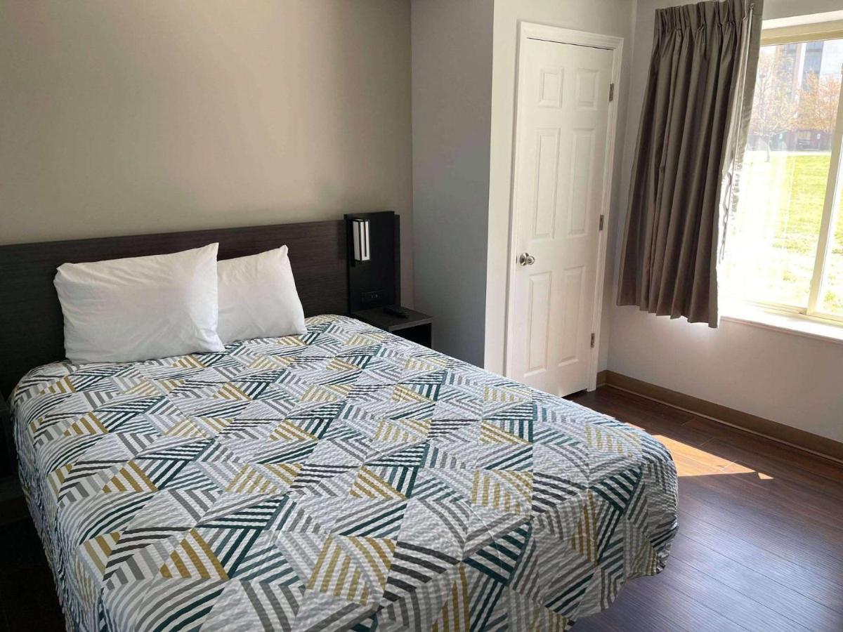 Queen Room - Disability Access - Non-Smoking