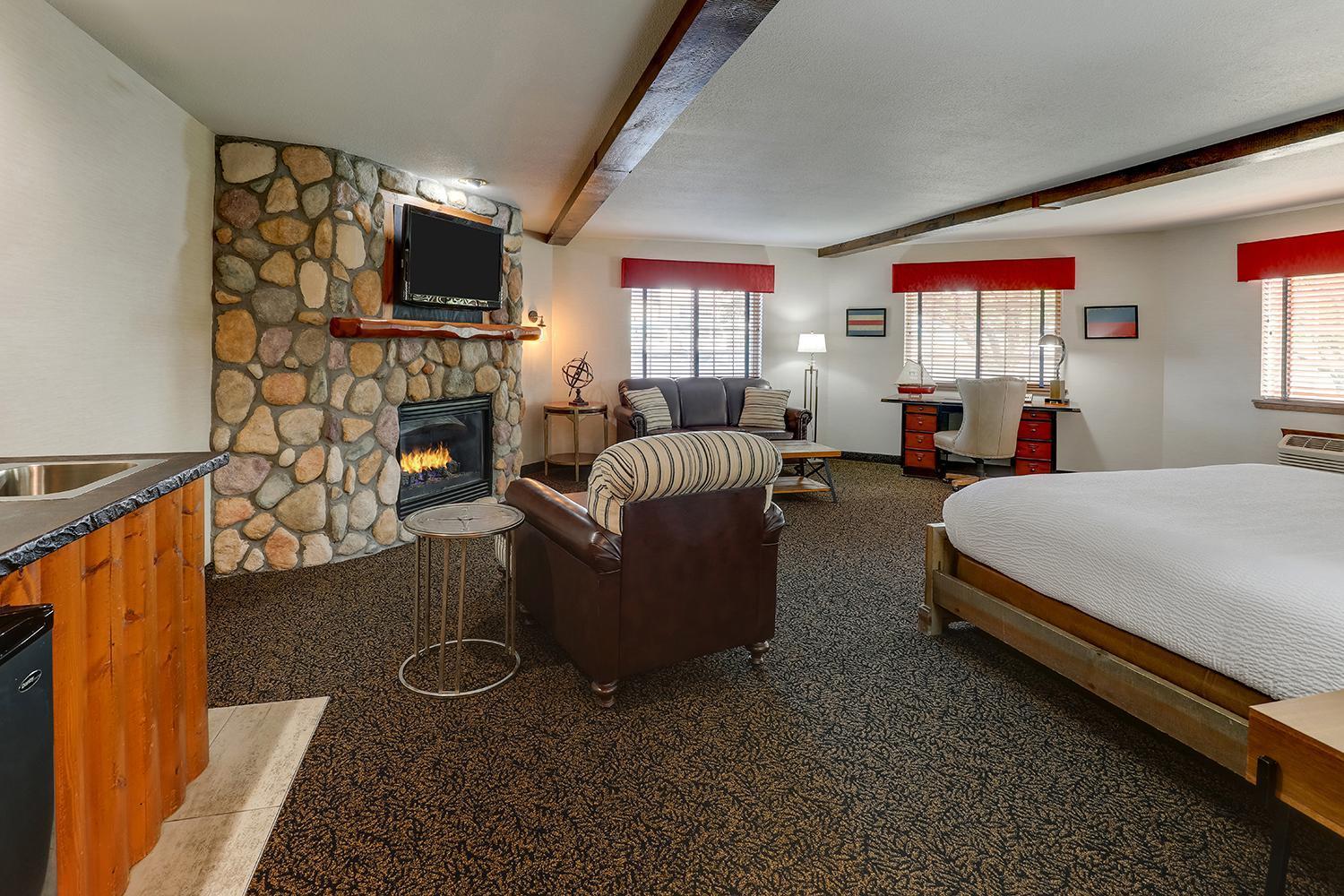 Junior Suite,1545661660:JPEG
